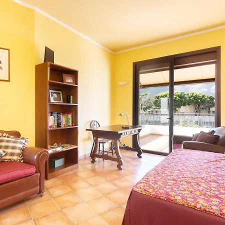 Holiday home Live Con Terazza