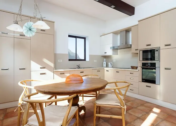 Live Con Terazza بيت للعطل